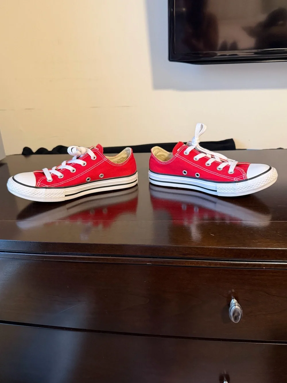 Converse Red Low-Top Kids Sneakers with White Laces